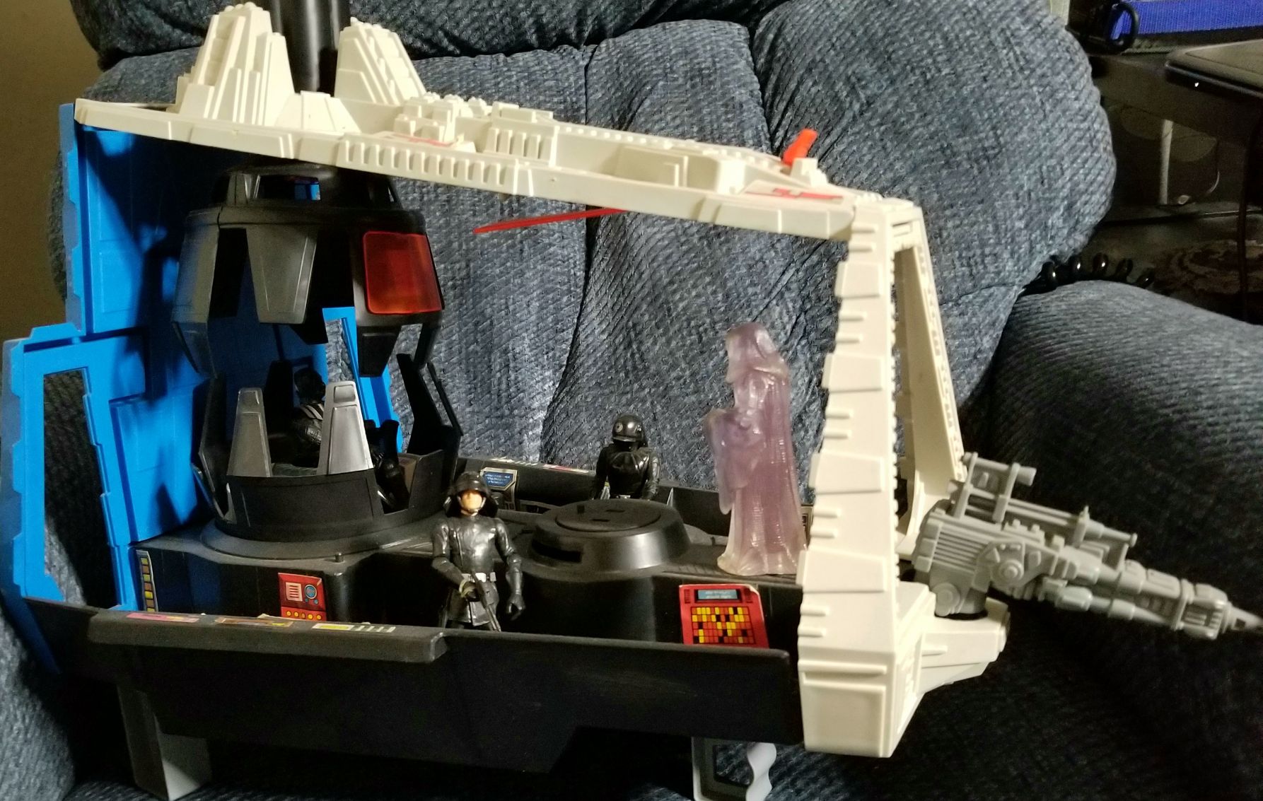 Empire Strikes Back 3.75 Playset Original Darth Vader Star Destroyer Action Playset Star Wars ESB - Kenner (Star Wars Episode V The Empire Strikes Back) action figure collectible - Main Image 2