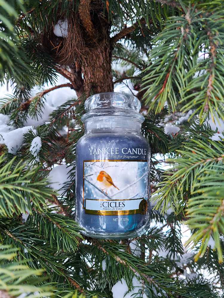 CANDLE: Christmas Yankee Icicles 2015 - Yankee Candle (Christmas Candle) action figure collectible - Main Image 3