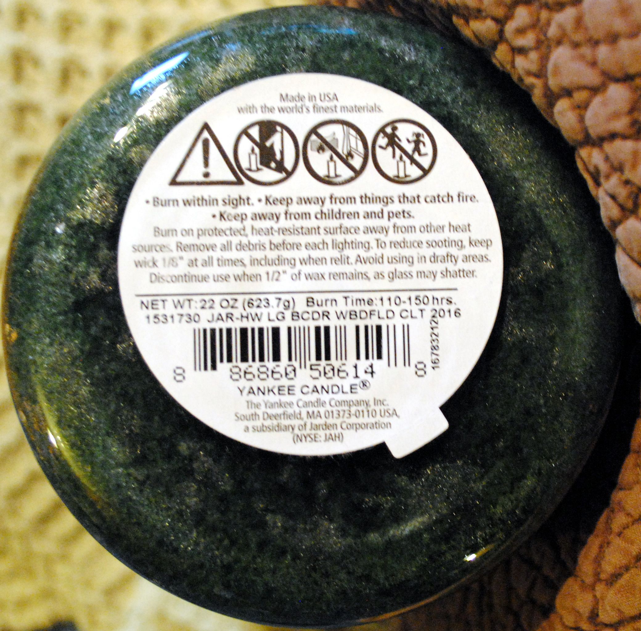 CANDLE: Christmas Yankee Balsam & Cedar Deerfield Exclusive 2016 - Yankee Candle (Christmas Candles) action figure collectible - Main Image 2