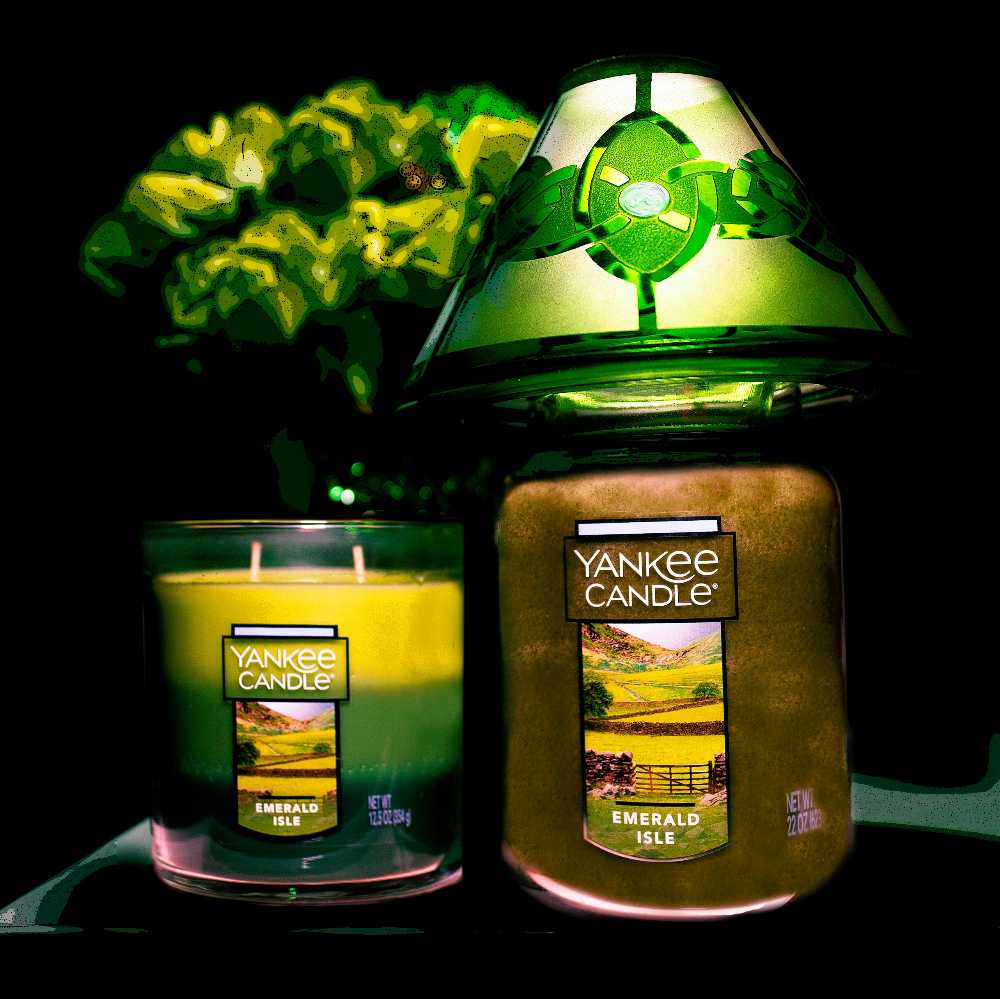 CANDLE: St. Patrick’s Day Yankee Candle Emerald Isle 2016 - Yankee Candle (St. Patrick’s Day Candles) action figure collectible - Main Image 3