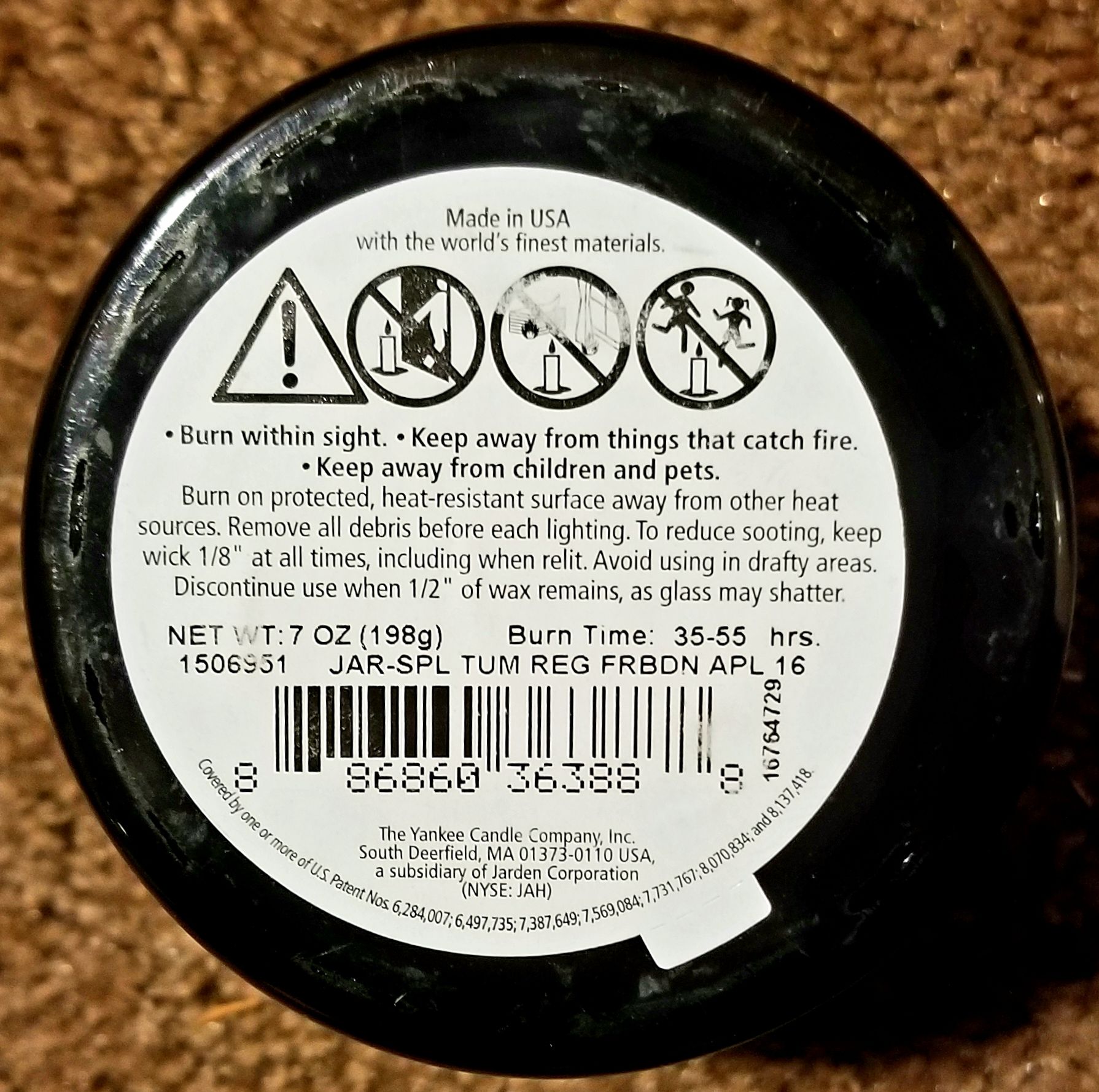 CANDLE: Halloween Yankee Forbidden Apple 2016 Small - Yankee Candle (Halloween Candle) action figure collectible - Main Image 2