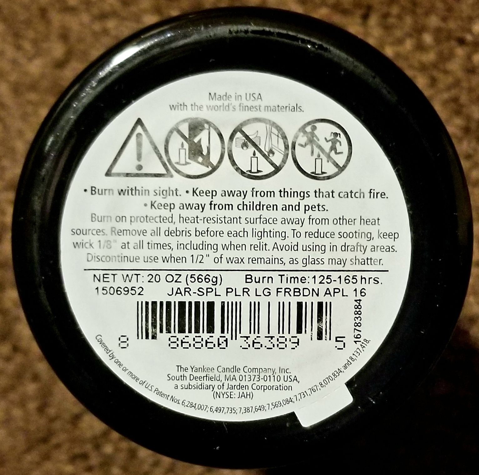 CANDLE: Halloween Yankee Forbidden Apple 2016 Large - Yankee Candle (Halloween Candle) action figure collectible - Main Image 2