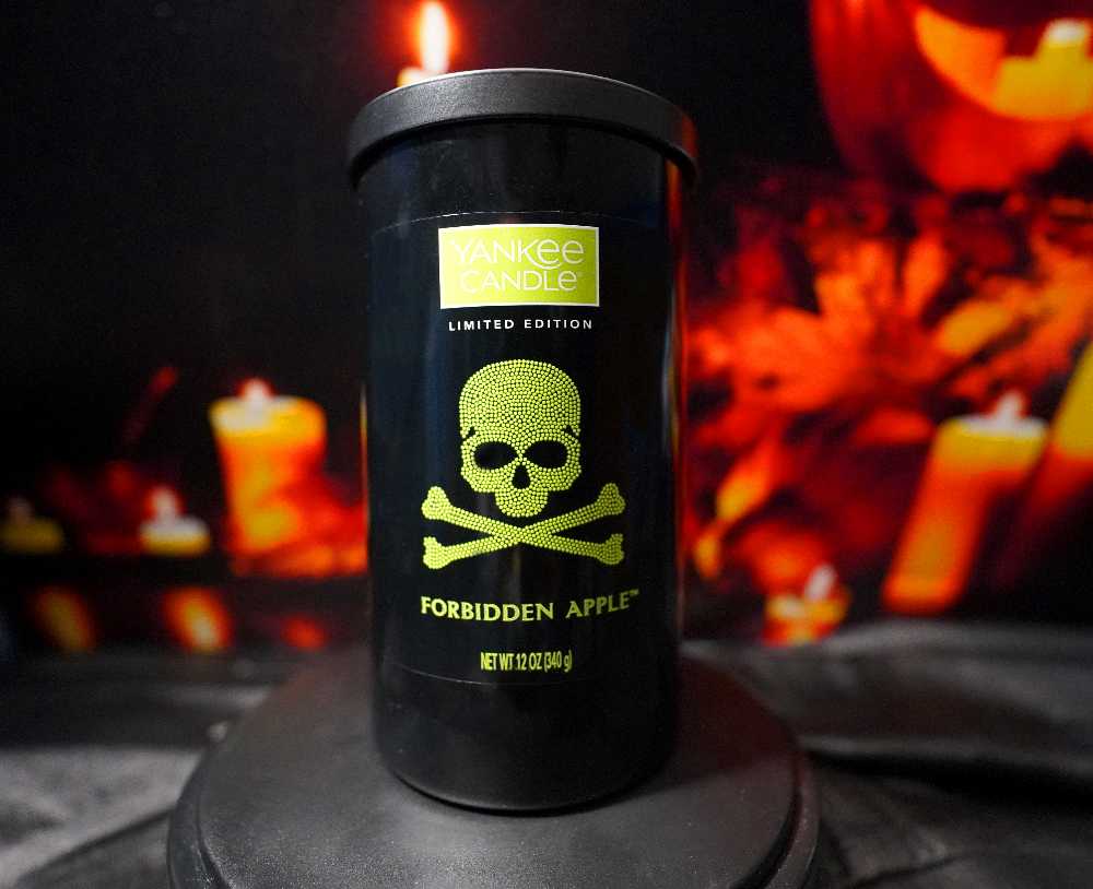 CANDLE: Halloween Yankee Forbidden Apple 2017 Pillar - Yankee Candle (Halloween Candle) action figure collectible - Main Image 3