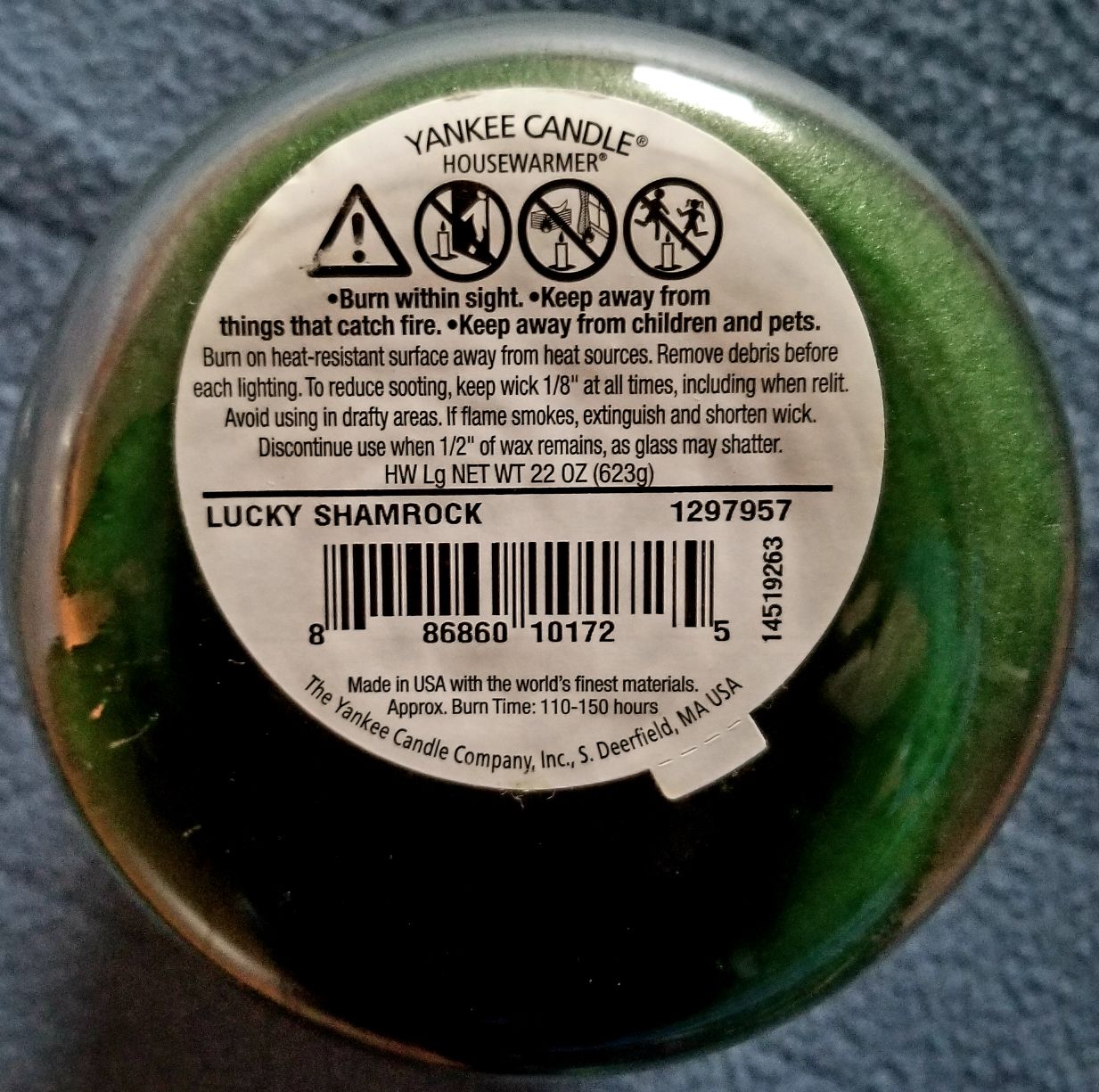 CANDLE: St. Patrick’s Day Yankee Candle Lucky Shamrock 2014  Velvet - Yankee Candle (St. Patrick’s Day Candles) action figure collectible - Main Image 2