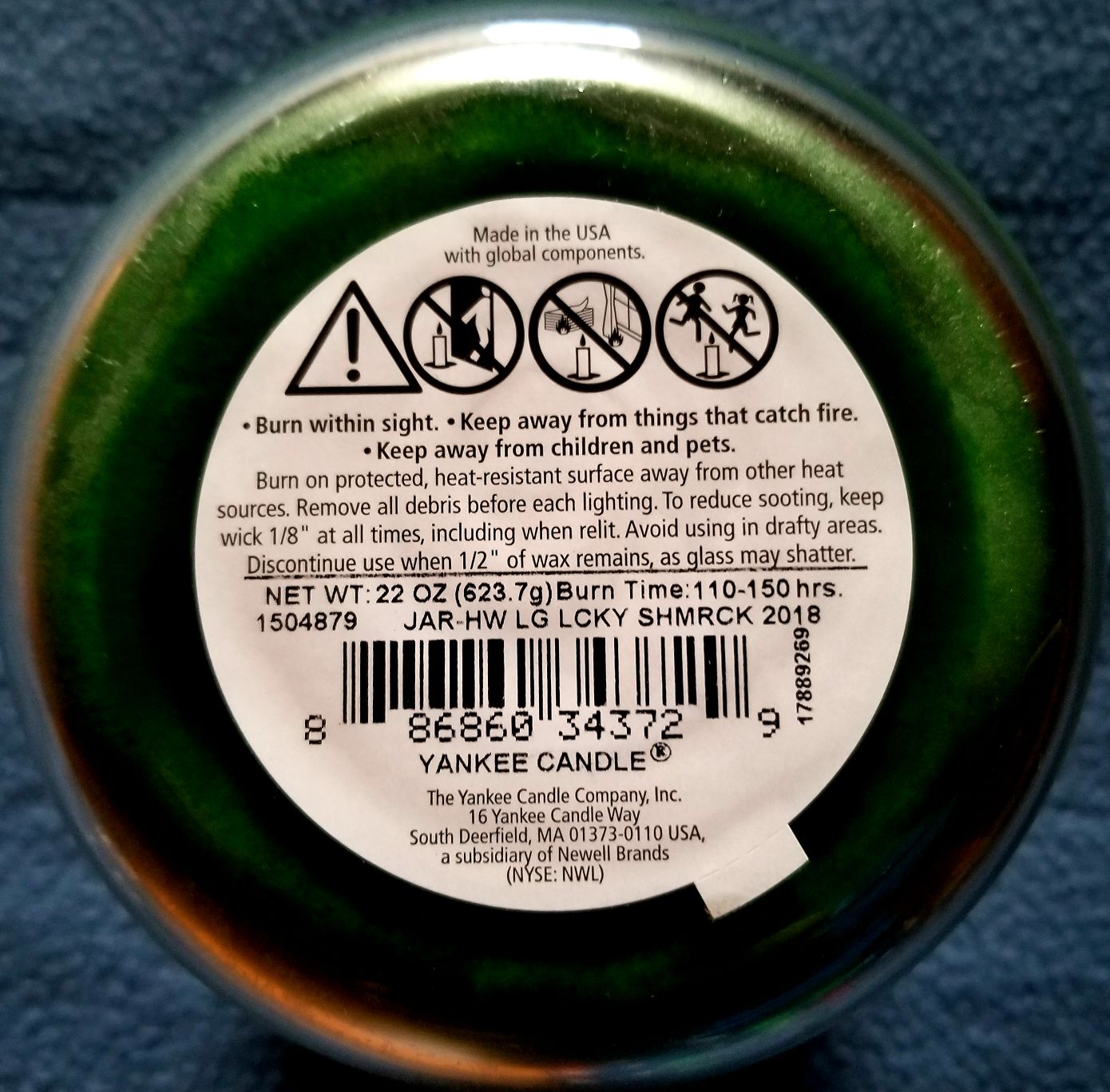 CANDLE: St. Patrick’s Day Yankee Candle Lucky Shamrock 2017 - Yankee Candle (St. Patrick’s Day Candles) action figure collectible - Main Image 2