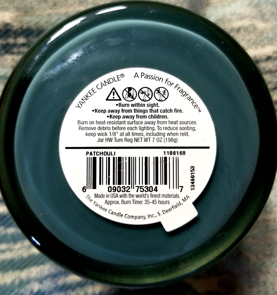 CANDLE: International Yankee Patchouli 2013 - Yankee Candle (International Candles) action figure collectible [Barcode 609032753047] - Main Image 2