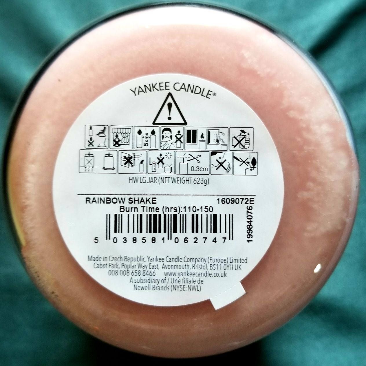 CANDLE: Easter Yankee Rainbow Shake Jar 2018 - Yankee Candle (Easter Candles) action figure collectible - Main Image 2