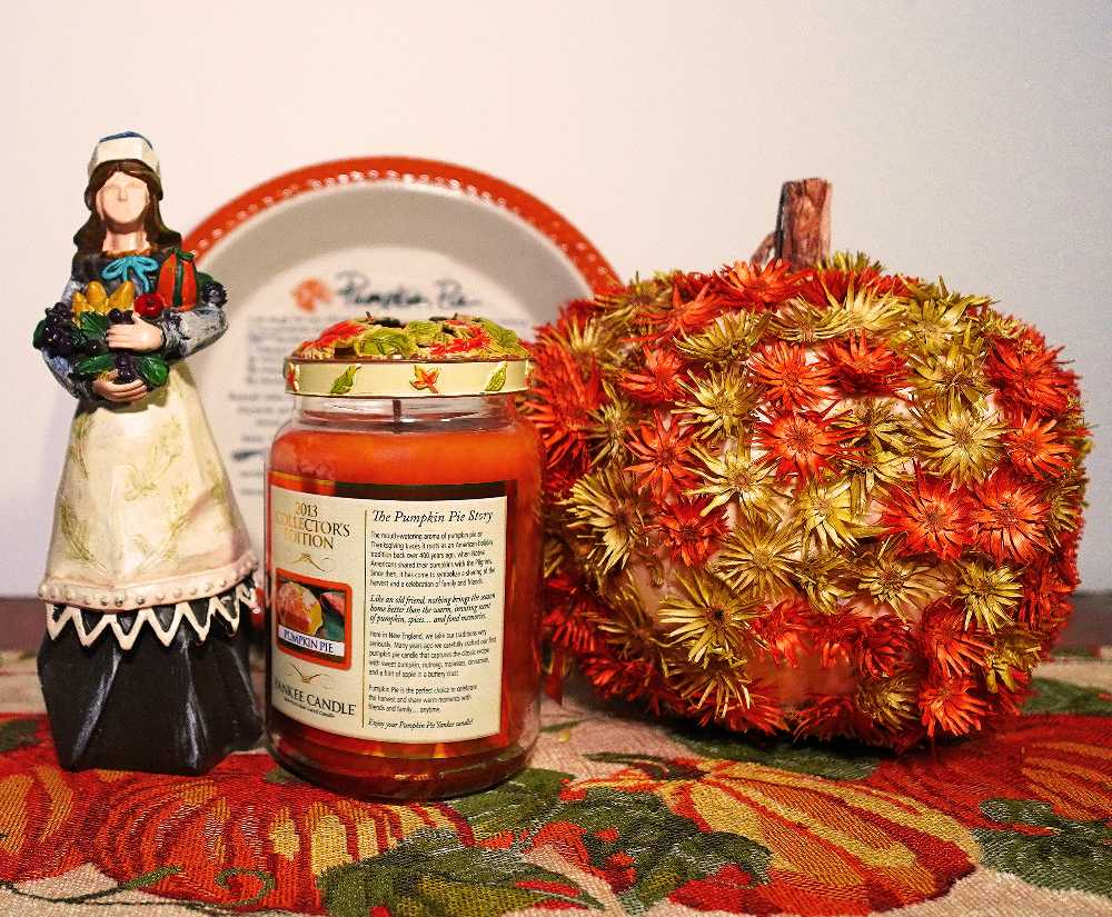 CANDLE: Thanksgiving Yankee Pumpkin Pie Collector’s Edition 2013 - Yankee Candle (Thanksgiving Candles) action figure collectible - Main Image 4