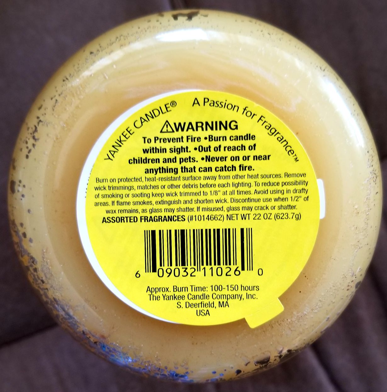 CANDLE: Bakery Yankee Vanilla Cupcake Facebook Edition - Yankee Candle (Bakery Candles) action figure collectible [Barcode 609032110260] - Main Image 2