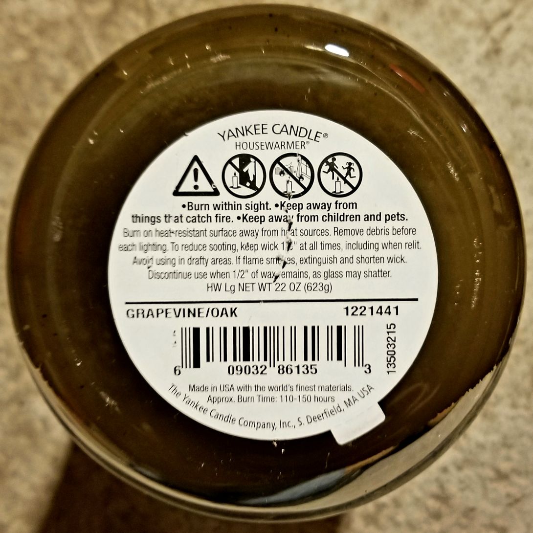 CANDLE: Wine Yankee Grapevine & Oak 2013 - Yankee Candle (Wine & Sangria Candles) action figure collectible - Main Image 2