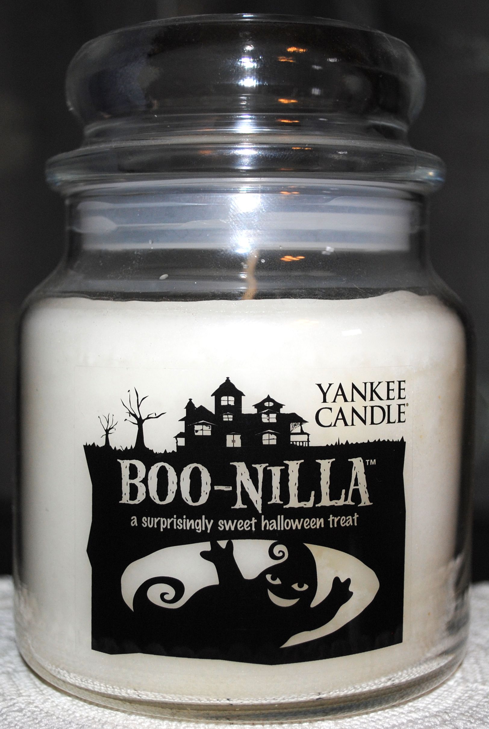 CANDLE: Halloween Yankee Boo-nilla 2015 - Yankee Candle (Halloween Candle) action figure collectible - Main Image 1
