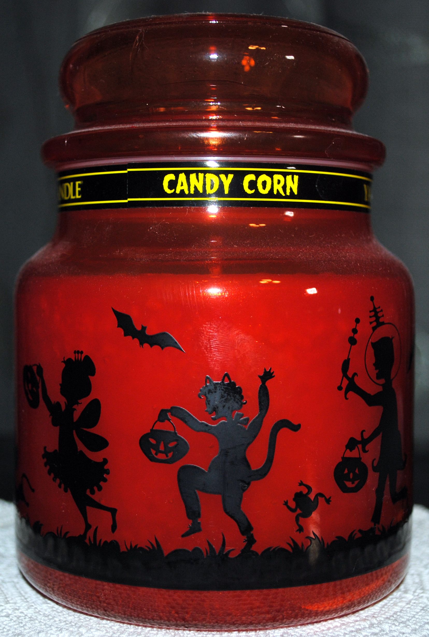 CANDLE: Halloween Country Candle Sleepy Hollow Jar 2019 Kringle 