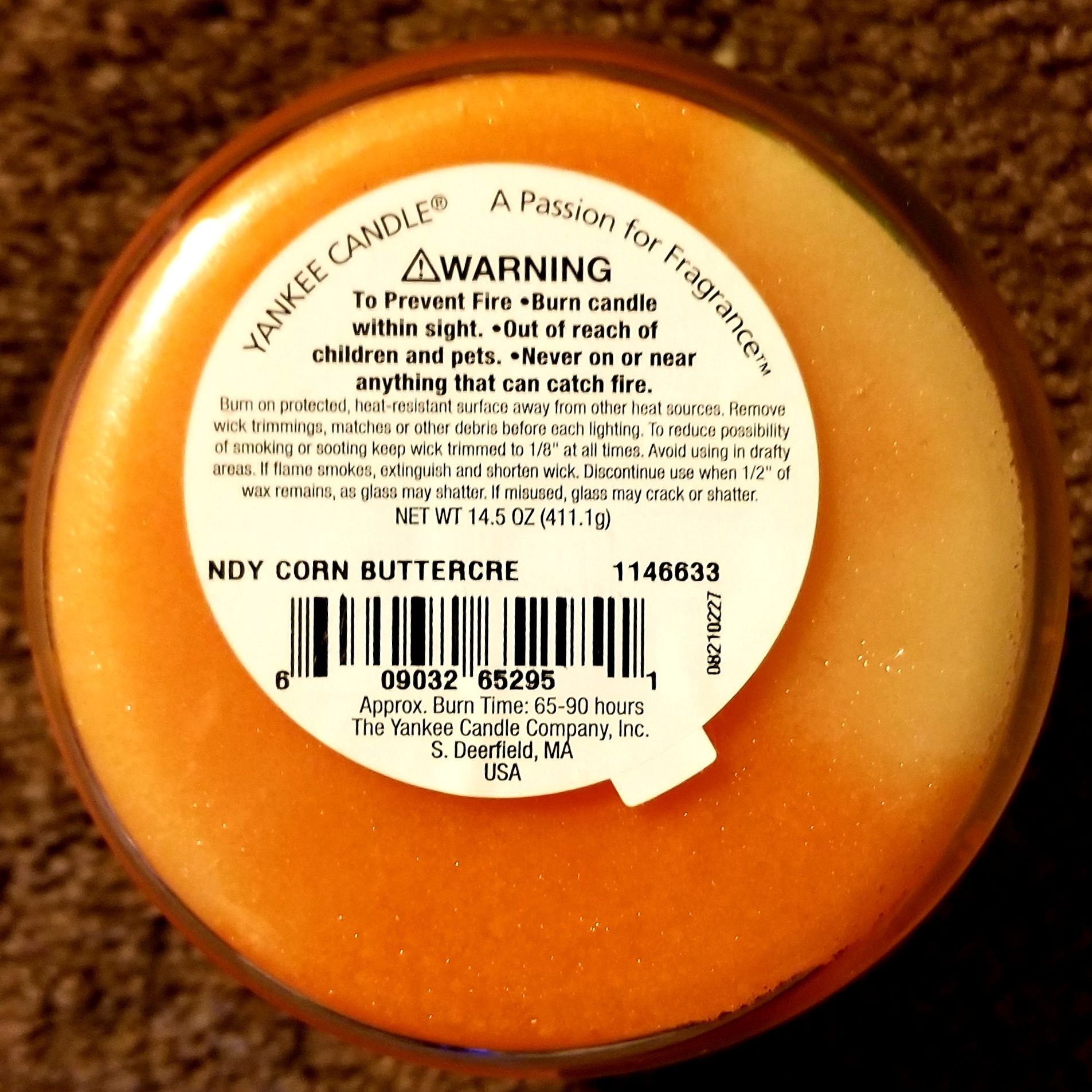 CANDLE: Halloween Yankee Candy Corn 2008 Swirl  - Yankee Candle (Halloween Candle) action figure collectible - Main Image 2