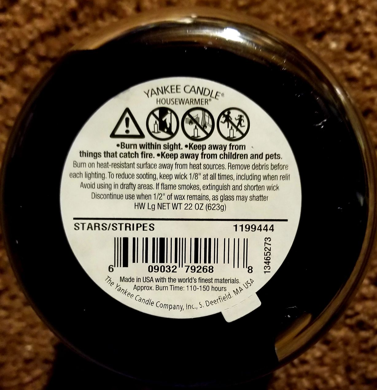 CANDLE: USA Patriotic Yankee Stars & Stripes Large 2013 - Yankee Candle (USA Candles) action figure collectible - Main Image 2