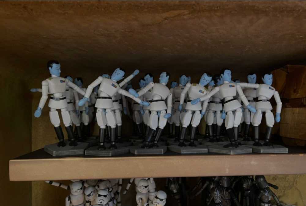 Disney Galaxy’s Edge 6 inch Wooden Grand Admiral Thrawn Doll REBELS - Disney Galaxy’s Edge Shops (Star Wars Galaxy’s Edge Merchandise) action figure collectible [Barcode 400922364578] - Main Image 3