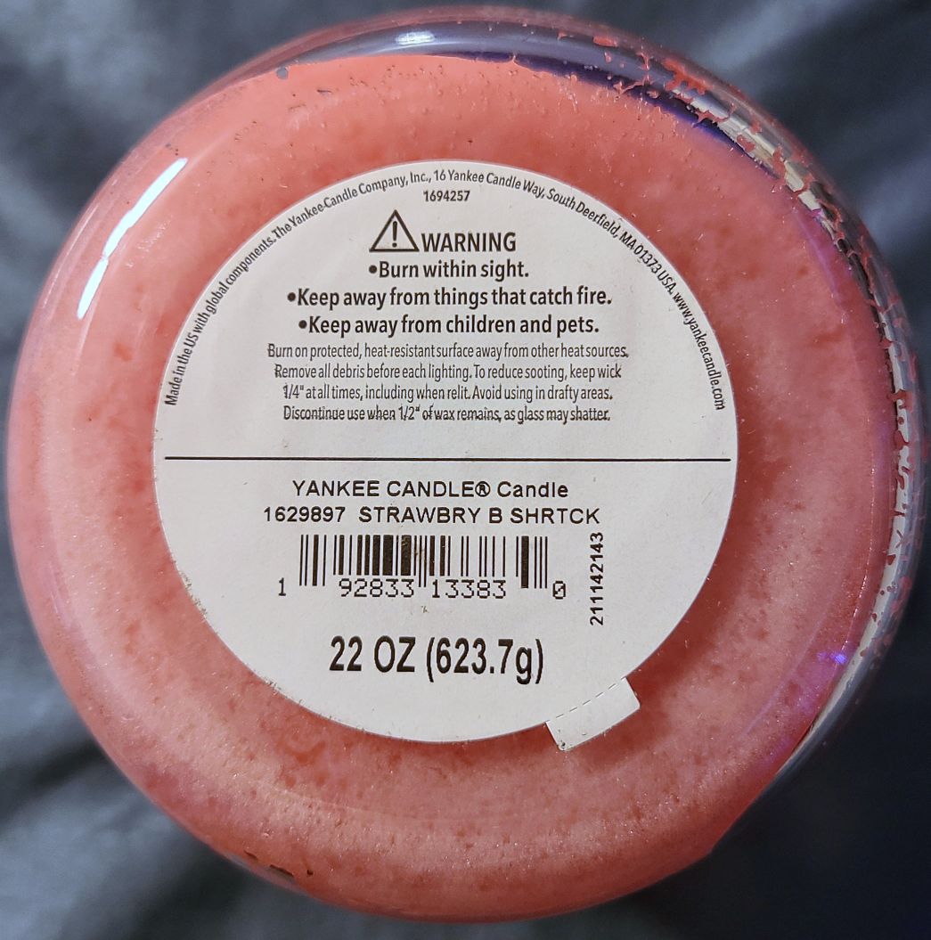 CANDLE: Easter Yankee Strawberry Bunny Shortcake 2021 - Yankee Candle (Easter Candles) action figure collectible [Barcode 192833133830] - Main Image 2