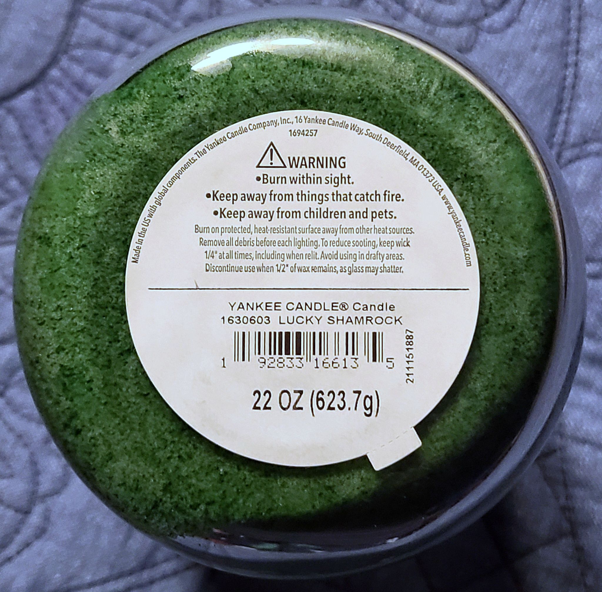 CANDLE: St. Patrick’s Day Yankee Candle Lucky Shamrock 2021 - Yankee Candle (St. Patrick’s Day Candles) action figure collectible [Barcode 192833166135] - Main Image 2