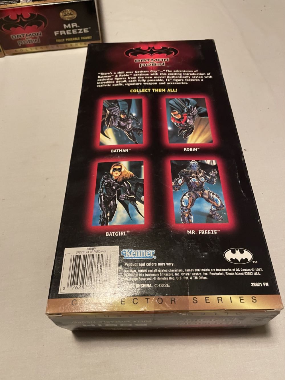 Robin Collectors Series - Hasbro Inc action figure collectible [Barcode 076281289236] - Main Image 4