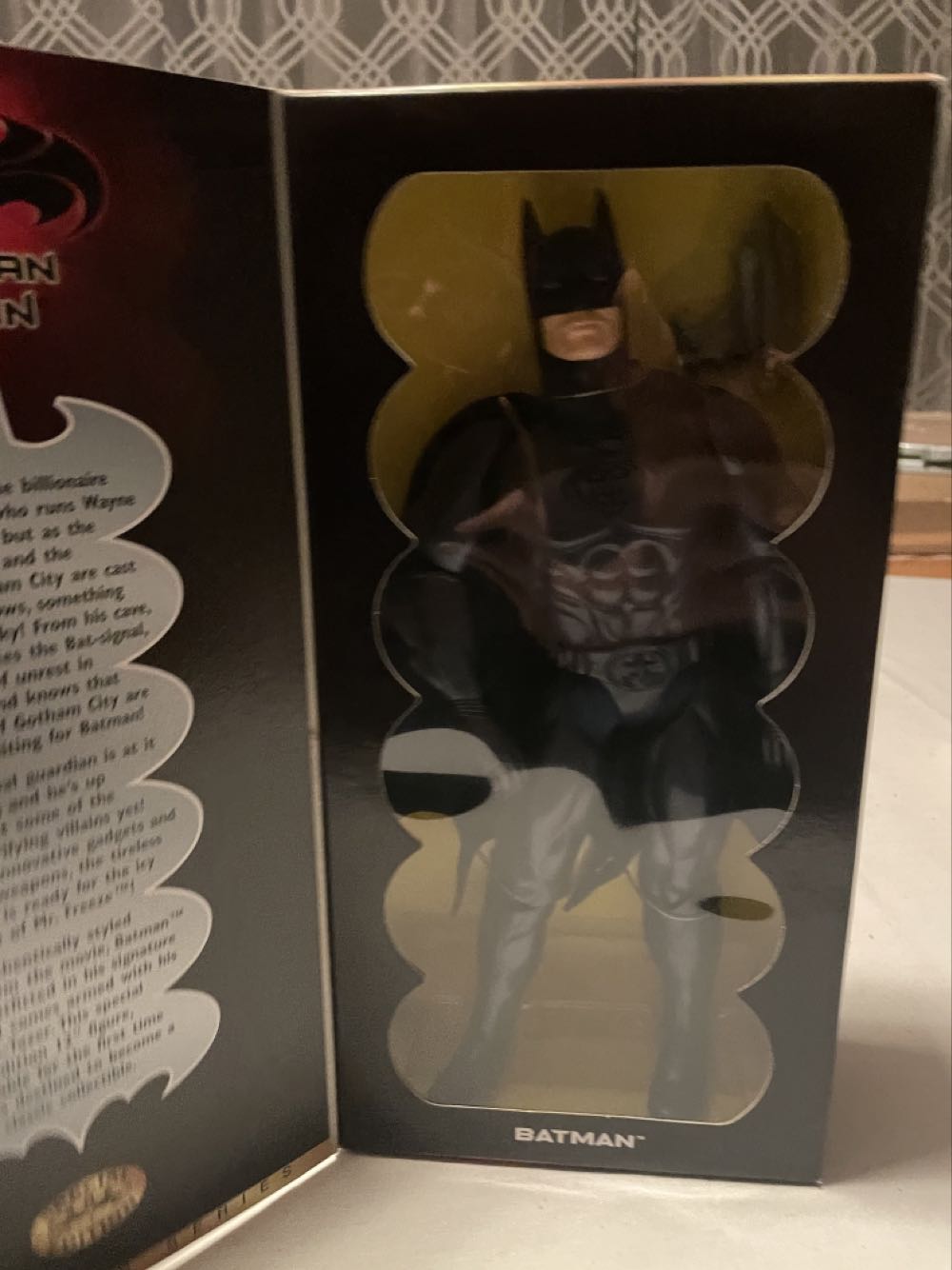 Batman Collector Series - Hasbro Inc action figure collectible [Barcode 076281289229] - Main Image 3