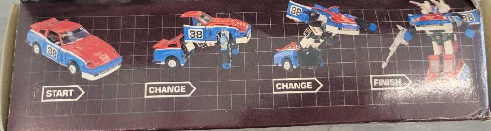 Smokescreen  - Hasbro (1985) action figure collectible [Barcode 038976059531] - Main Image 2