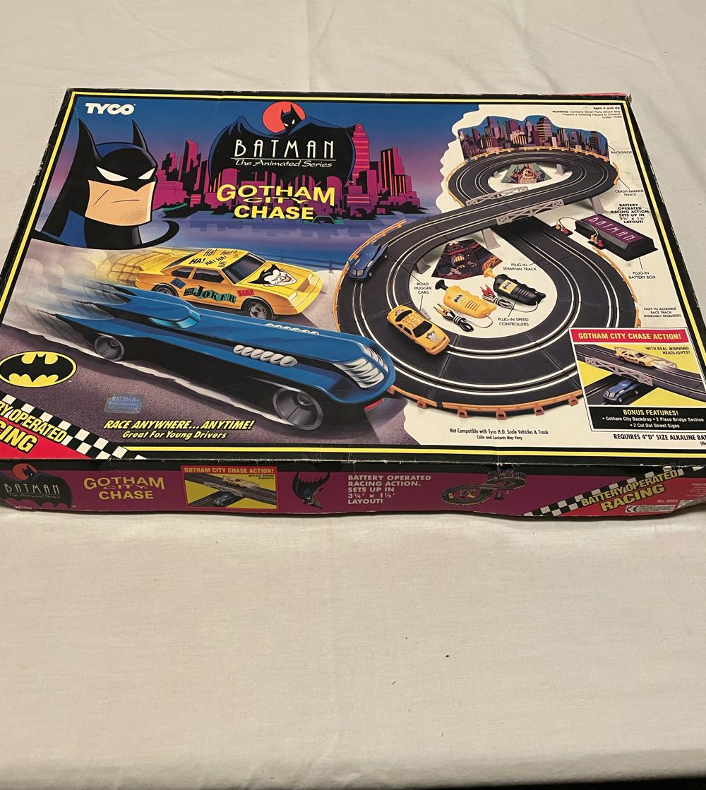 Hasbro Mighty Morphin Power Rangers: Retro-Morphin Pink Ranger