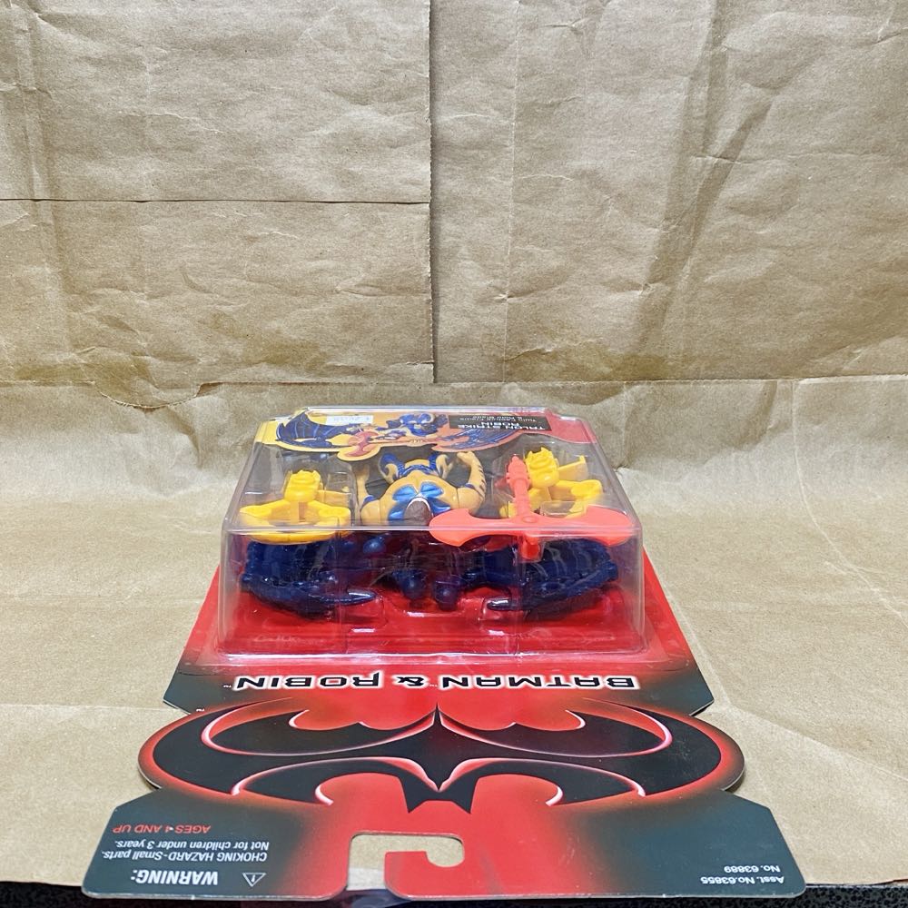 Batman Talon Strike Robin - Hasbro Inc (Batman & Robin) action figure collectible [Barcode 076281638898] - Main Image 3
