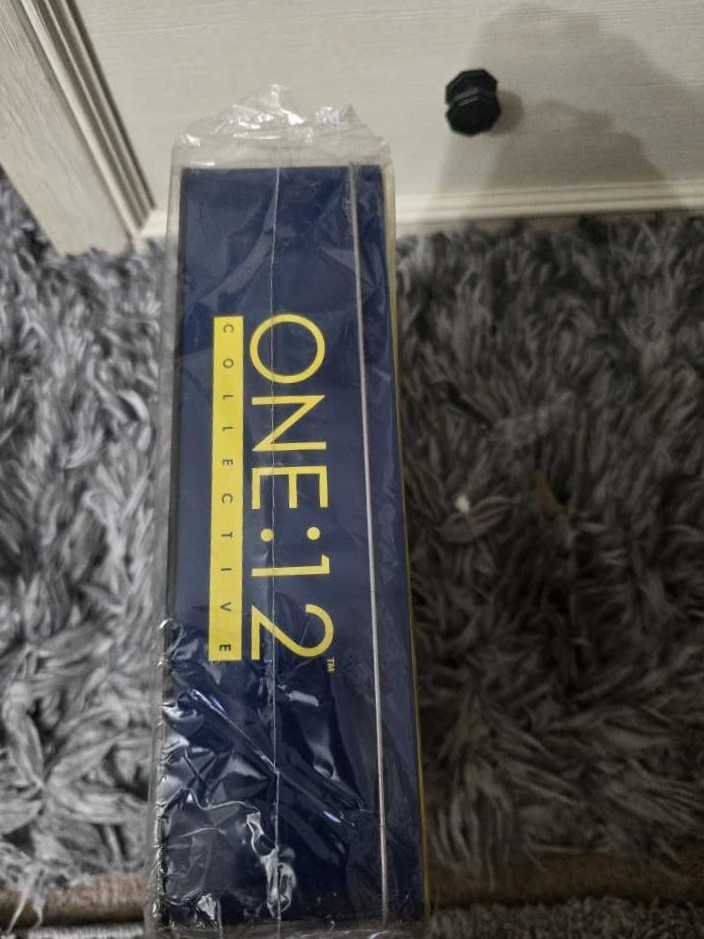 Mezco One:12- Cyclops (Astonishing X-Men Suit PX Previews Exclusive) - Mezco Toyz (Marvel) action figure collectible [Barcode 696198769203] - Main Image 3