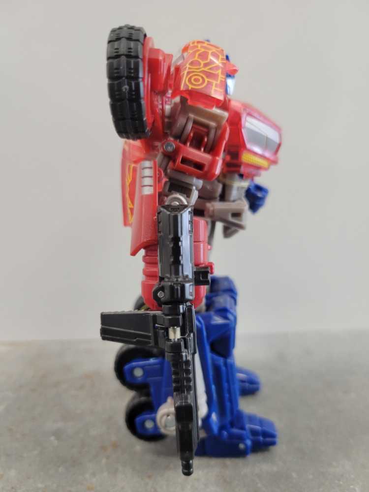 Optimus Prime Cybertronian With Bumblebee And Megatron Rage Over Cybertron Toys"R"Us  - Hasbro (Generations War For Cybertron) action figure collectible - Main Image 3