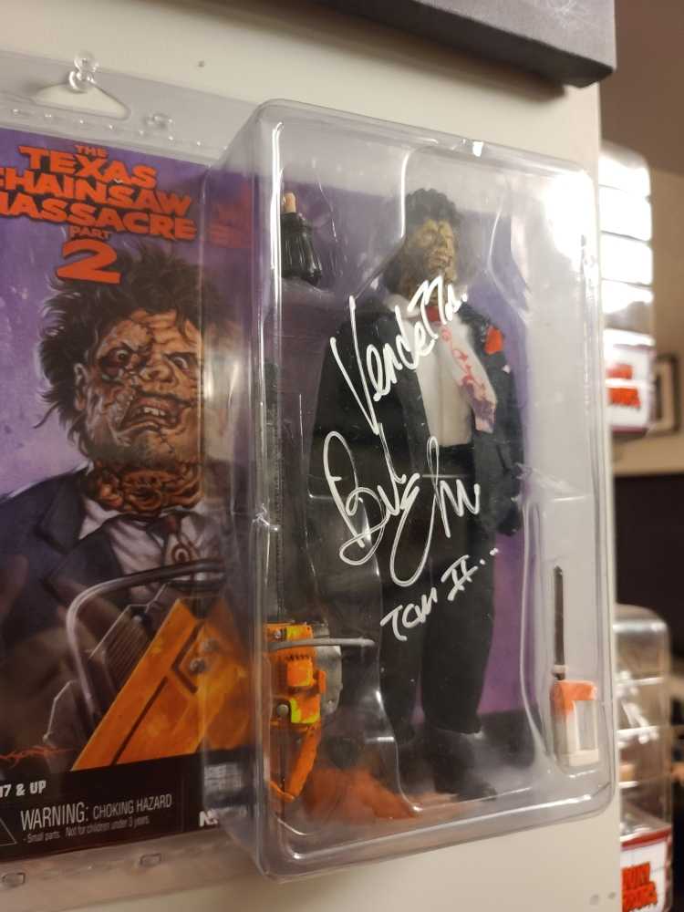 Neca Retro Cloth TCM2 Leatherface Signed - Neca (Horror) action figure collectible - Main Image 3