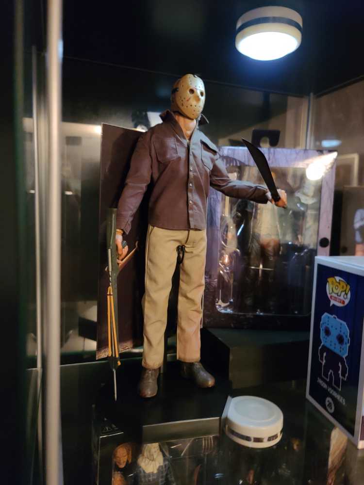 Sideshow Sixth Scale Jason Vorhees - Sideshow Collectibles (Horror) action figure collectible - Main Image 2