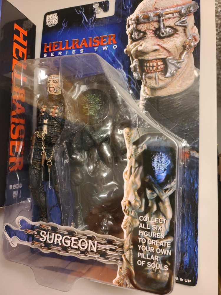 Surgeon - Neca (Hellraiser) action figure collectible [Barcode 4272433707740] - Main Image 2