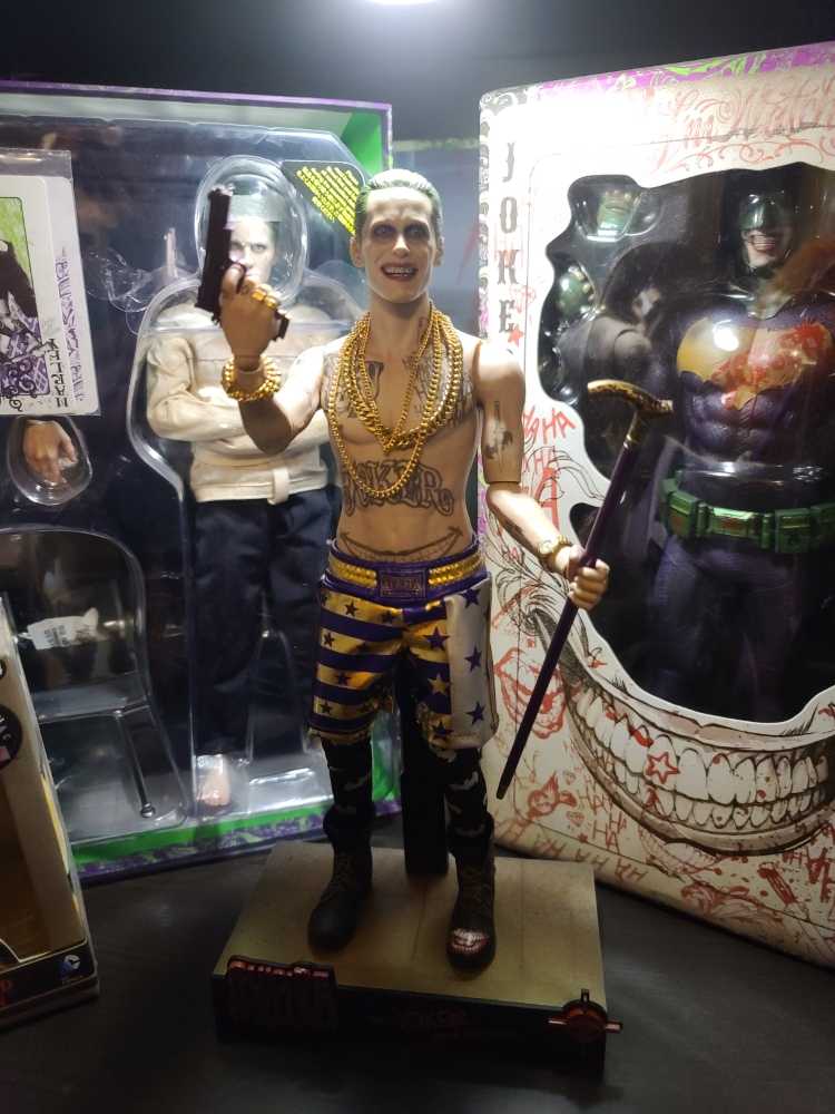 Hot Toys MMS382 Sixth Scale Suicide Squad Joker - Hot Toys (Comic Book) action figure collectible - Main Image 2