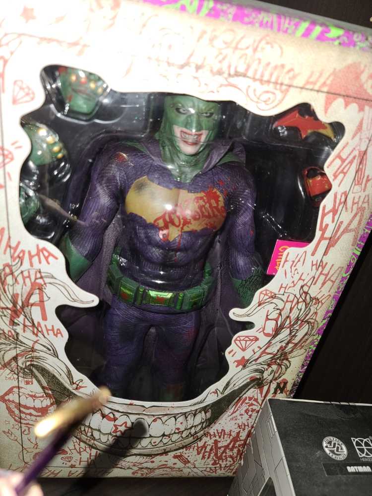 Hot Toys MMS384 Sixth Scale Suicide Squad Imposter Batman - Hot Toys (Comic Book) action figure collectible - Main Image 2