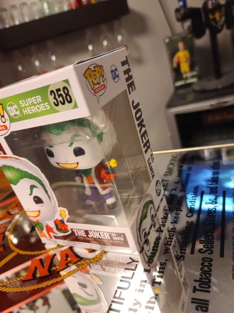 Funko Pop Heroes 358 The Joker as Santa - Funko (Comic Book) action figure collectible - Main Image 2