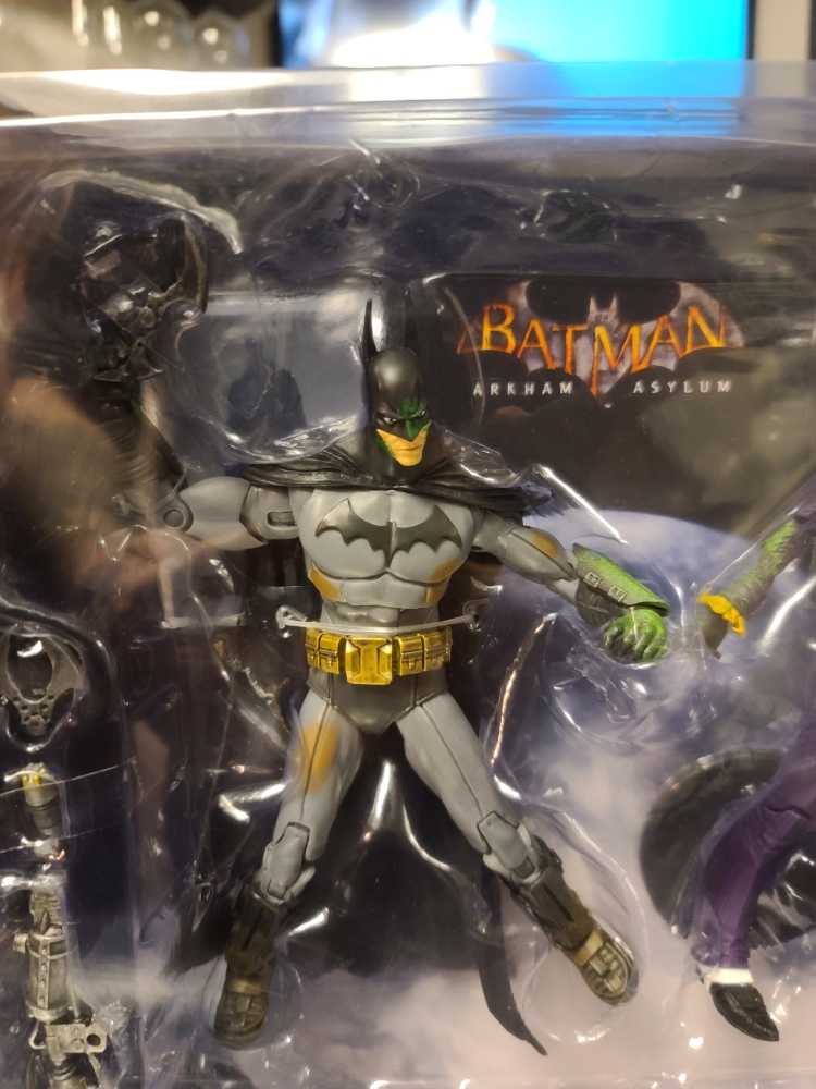 Batman & The Joker - McFarlane Toys™ (Comic Book) action figure collectible [Barcode 7181351076111] - Main Image 3