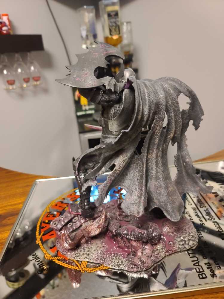 Diamond Select Knight Batman - Diamond Select (Comic Book) action figure collectible - Main Image 3