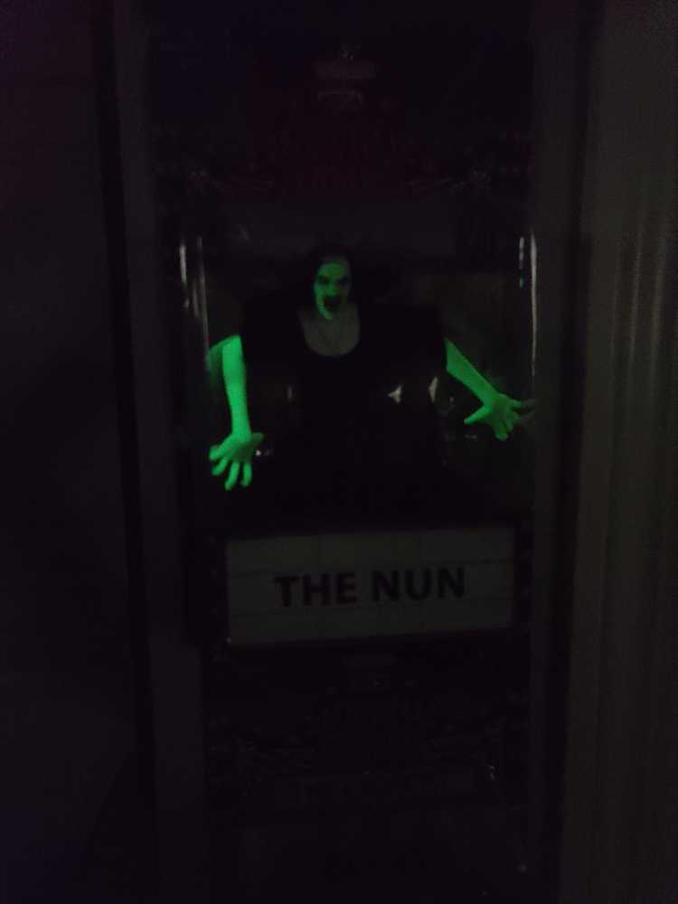 Neca Toony Terrors The Nun - Neca (Horror) action figure collectible - Main Image 2