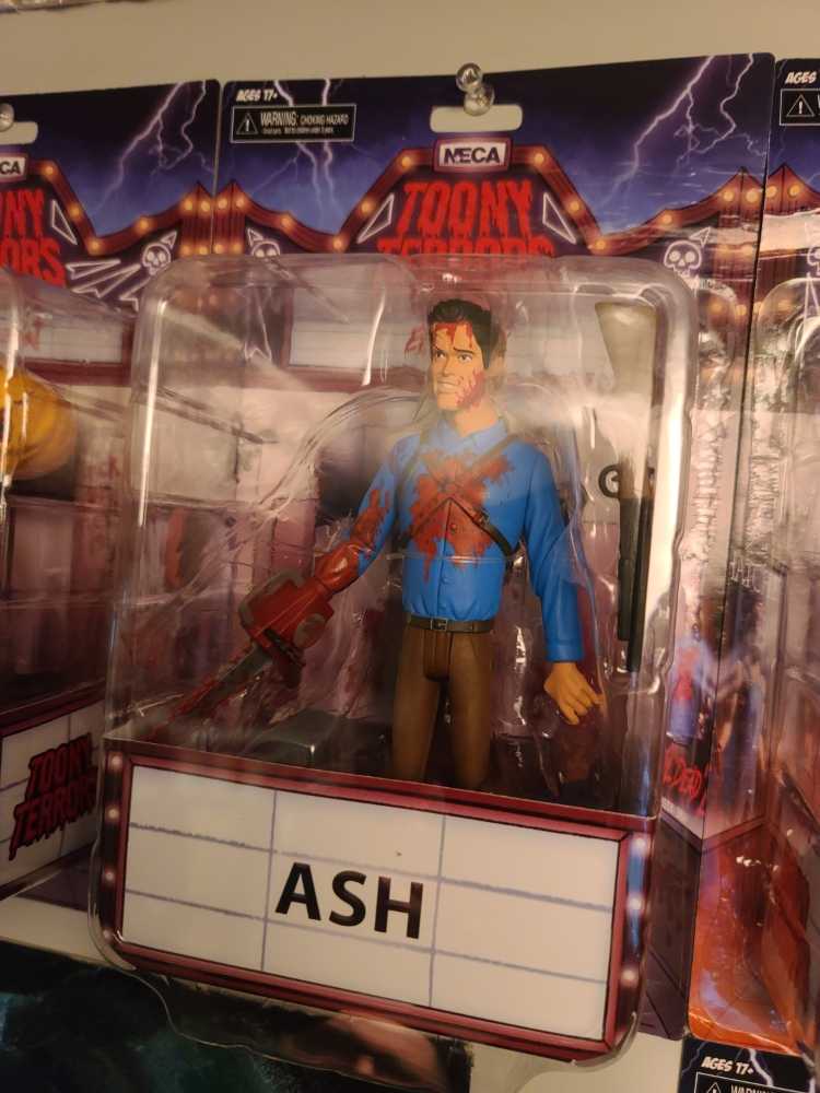 Ash Williams <Toony> - Neca (Evil Dead) action figure collectible - Main Image 2
