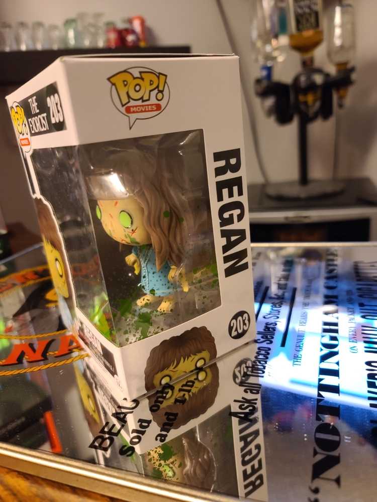 Funko Pop Movies 203 Regan - Funko (Horror) action figure collectible - Main Image 2