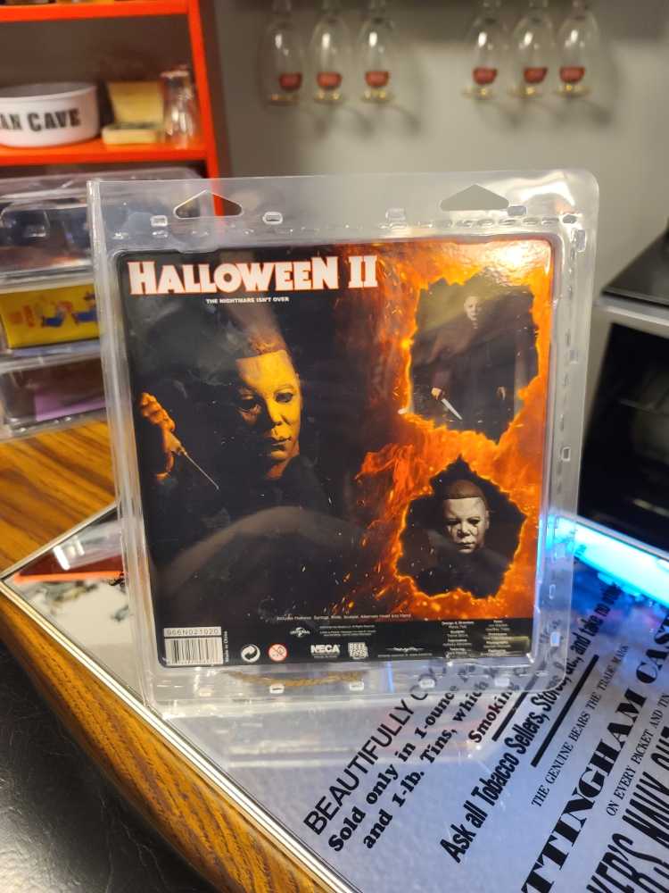 Neca Retro Cloth Halloween 2 Micheal Myers - Neca (Horror) action figure collectible [Barcode 5643427606476] - Main Image 2