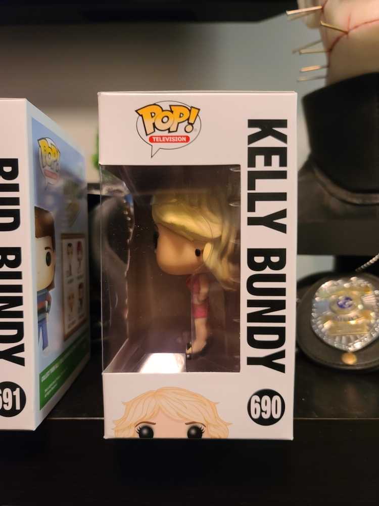 Funko Pop Television 690 Kelly Bundy - Funko (Pop Culture) action figure collectible - Main Image 2