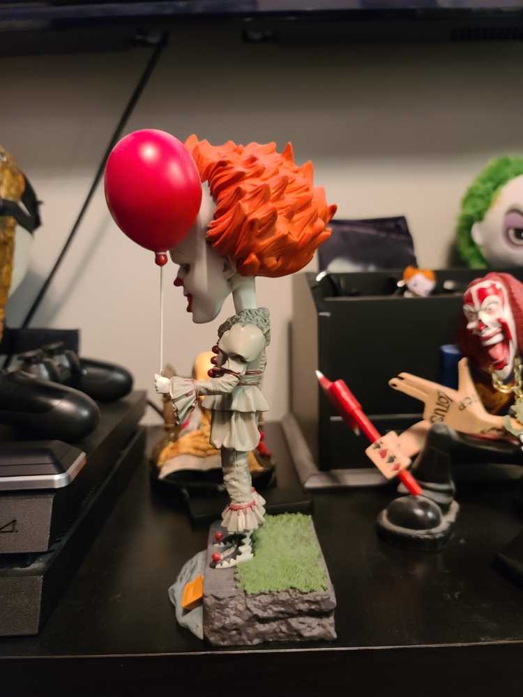 Neca Headknocker Pennywise 2017 - Neca (Horror) action figure collectible - Main Image 2
