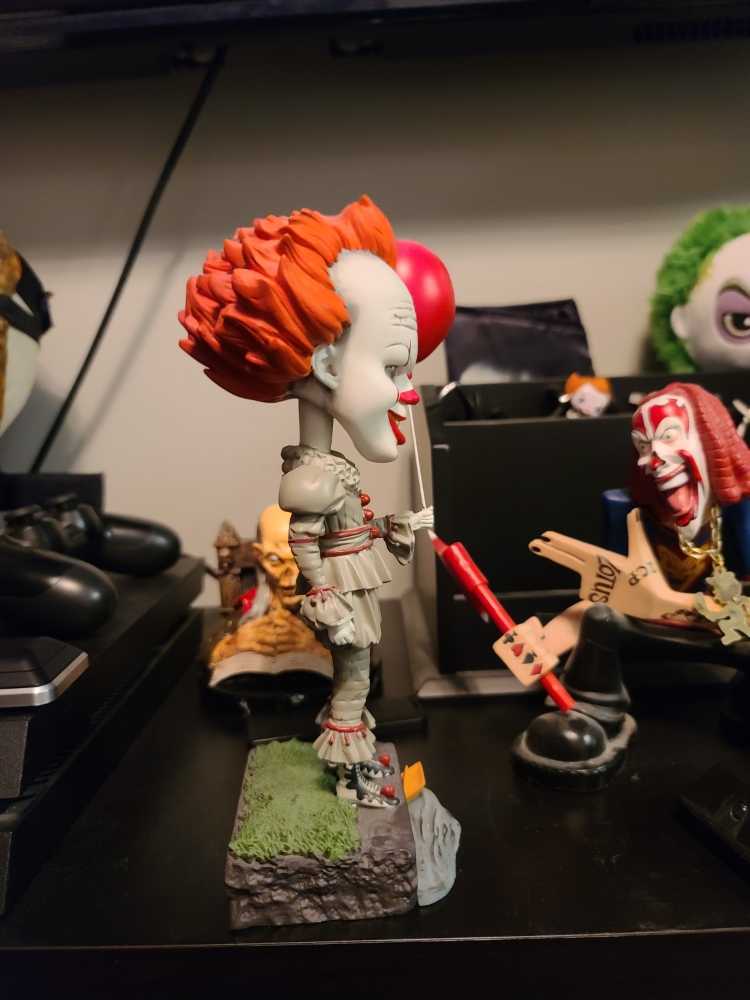 Neca Headknocker Pennywise 2017 - Neca (Horror) action figure collectible - Main Image 3