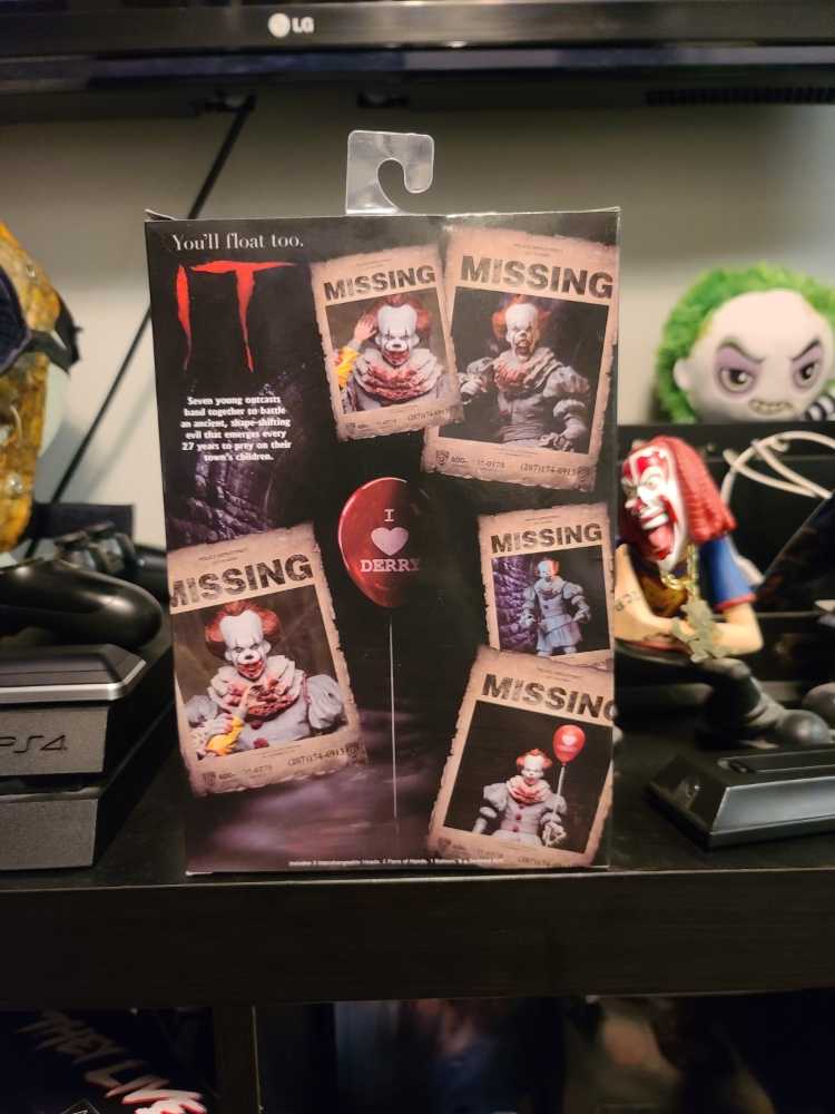 IT: Pennywise (I Heart Derry) - Neca (IT) action figure collectible [Barcode 5643427454664] - Main Image 3