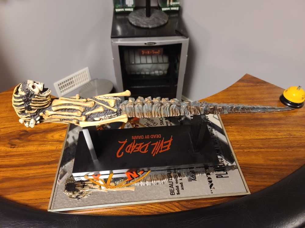 Trick or Treat Studios Evil Dead 2 Kandarian Dagger - Trick or Treat Studios (Horror) action figure collectible - Main Image 2