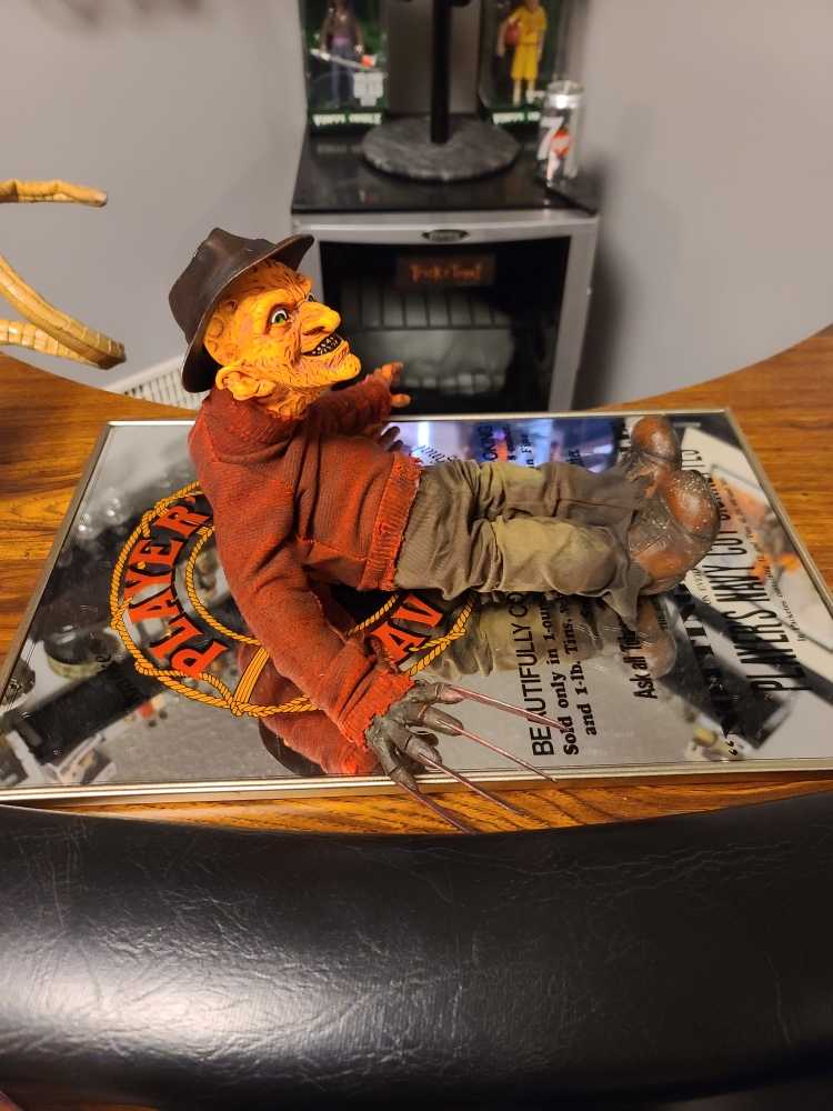 Mezco Freddy Kreuger Puppet - Mezco Toyz (Horror) action figure collectible - Main Image 2