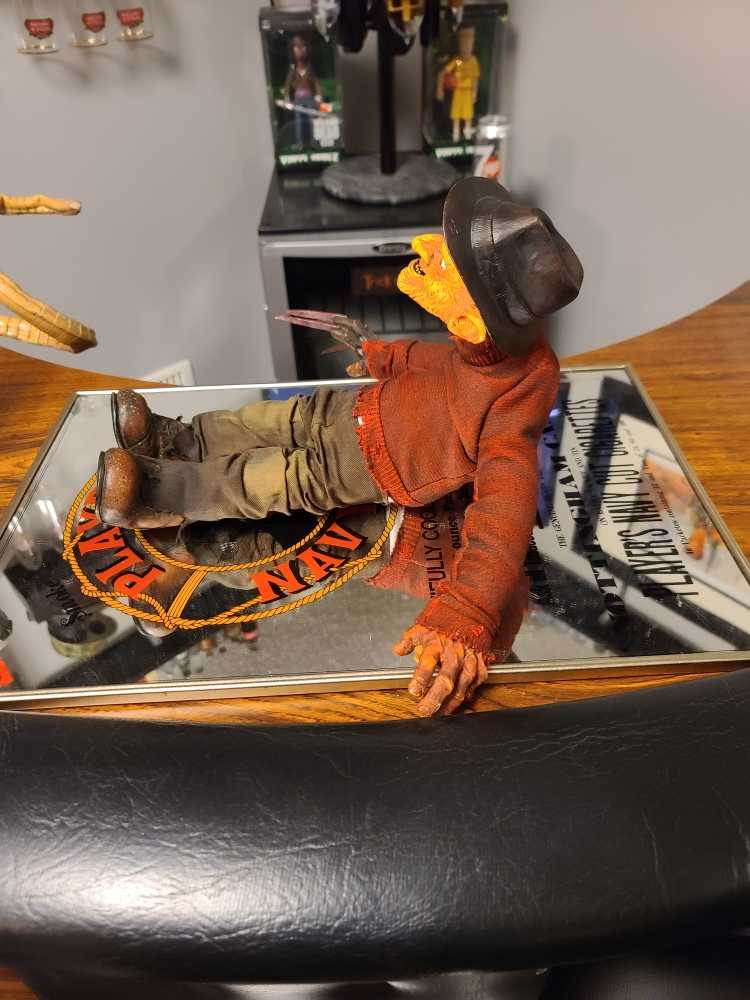 Mezco Freddy Kreuger Puppet - Mezco Toyz (Horror) action figure collectible - Main Image 3