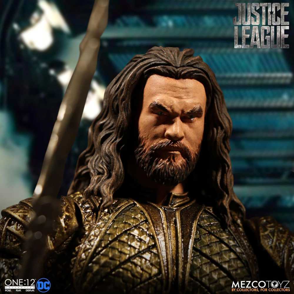 Mezco One:12 Aquaman (Justice League) - Mezco Toyz (Justice League - Movie) action figure collectible [Barcode 696198767209] - Main Image 2
