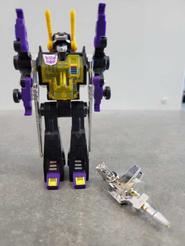 Transformers G1 Kickback Insecticon - Hasbro (1985) action figure collectible [Barcode 038976059210] - Main Image 2