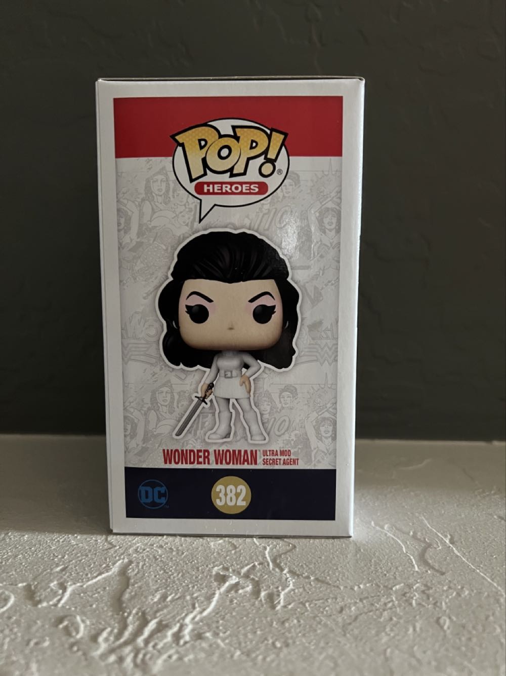 Wonder Woman - Pop! 80th: Secret Agent - Funko (DC Funko Pops!) action figure collectible [Barcode 889698549707] - Main Image 4